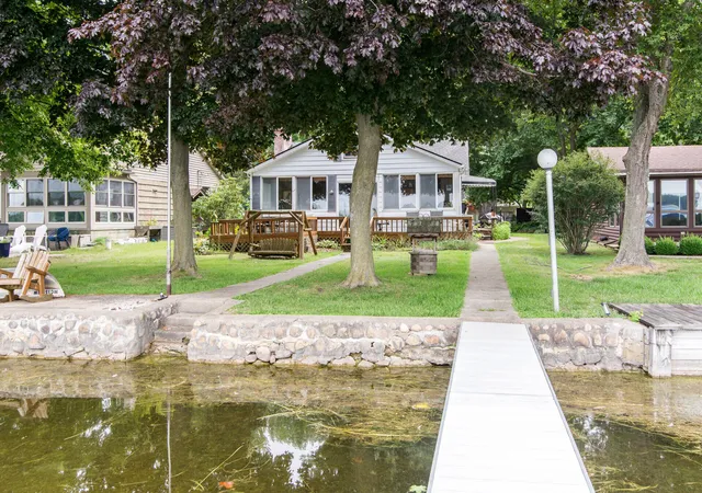 Photo 1 of Sale Pending at 11256 Algonquin Dr, Pinckney, MI 48169 | MLS# 81026042285 | Listing updated on 2026-08-31