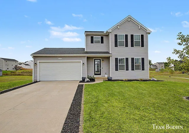 Photo 1 of Sale Pending at 402 Oak Hl Ct, Middleville, MI 49333 | MLS# 65026042287 | Listing updated on 2026-08-25