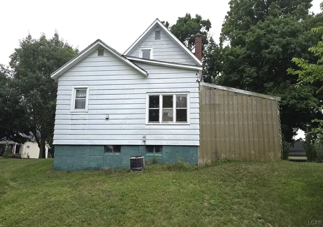 Photo 3 of Single family home for sale at 302 Orchard St, Morenci, MI 49256 | MLS# 56050218316 | Listing updated on 2026-08-12
