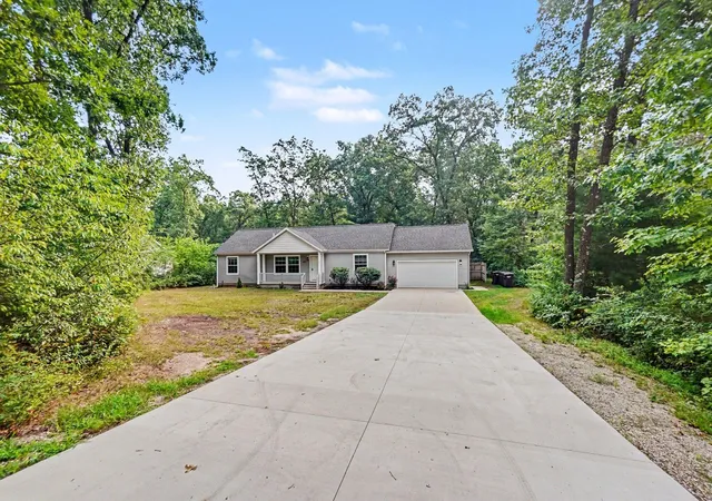 Photo 1 of Single family home for sale at 6780 Blue Lake Rd, Twin Lake, MI 49457 | MLS# 64026042293 | Listing updated on 2026-09-09