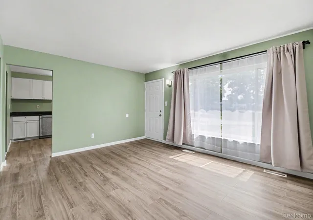 Photo 4 of Single family home for sale at 31282 Fernwood St, Westland, MI 48186 | MLS# 20261064067 | Listing updated on 2026-09-15