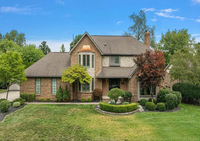 Photo 2 of Single family home for sale at 8975 Shelby Woods Dr, Shelby Township, MI 48317 | MLS# 58050218321 | Listing updated on 2026-08-12