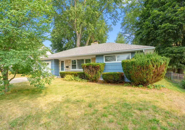 1st image of 815 Eastfield Dr, Battle Creek, MI 49015 | MLS# 66026042300