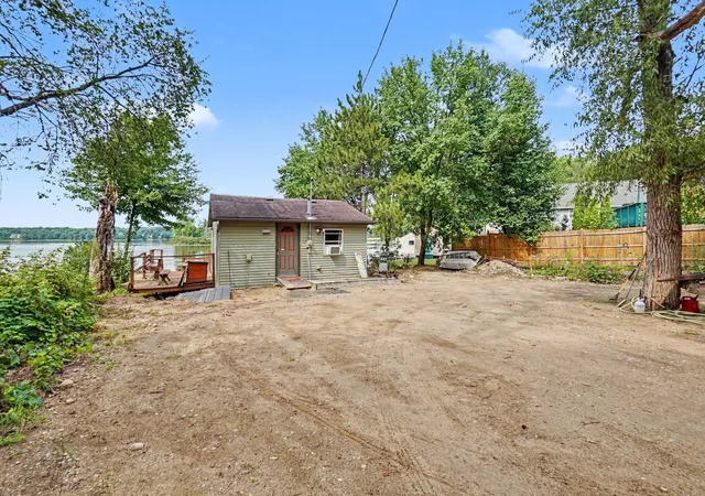3rd image of 8221 S Island View Dr, Newaygo, MI 49337 | MLS# 65026042296