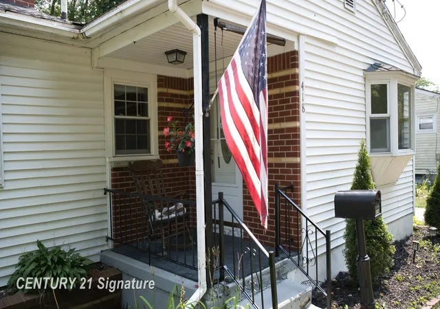 Photo 3 of Single family home for sale at 418 Labian Dr, Flushing, MI 48433 | MLS# 5050218325 | Listing updated on 2026-09-10