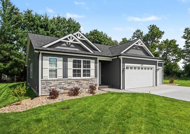 Photo 3 of Single family home for sale at 4490 Wesley Cir, Kalamazoo, MI 49048 | MLS# 66026042303 | Listing updated on 2026-08-17