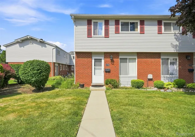 Photo 1 of Condo for sale at 27766 Eastwick Sq, Roseville, MI 48066 | MLS# 20261064091 | Listing updated on 2026-09-17