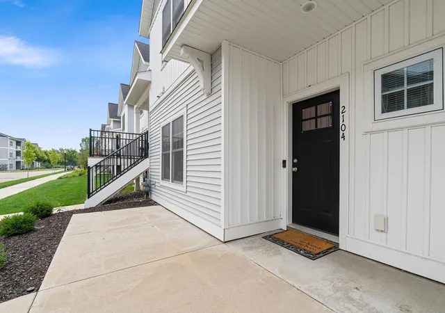 4th image of 2104 Sherwood Ave, Holland, MI 49423 | MLS# 65026042308