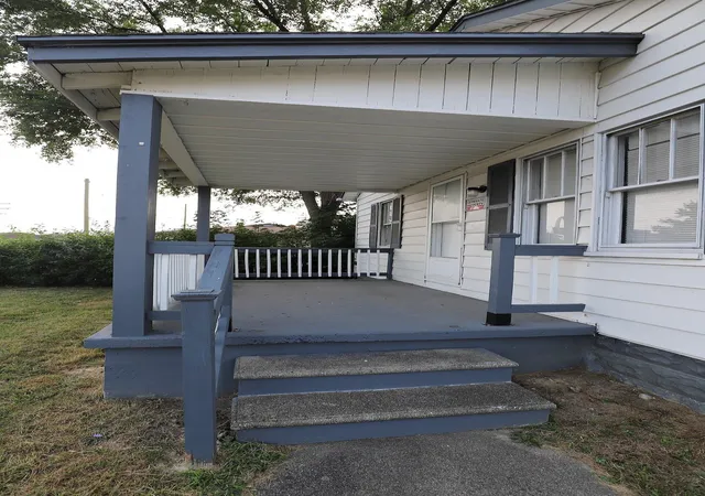 Photo 1 of Sale Pending at 3702 Davison Rd, Flint, MI 48506 | MLS# 5050218330 | Listing updated on 2026-09-08