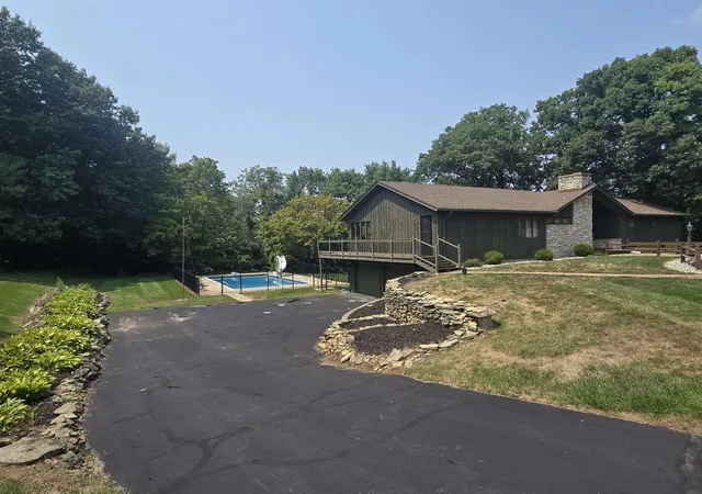 5th image of 2767 Park Ln, Owosso, MI 48867 | MLS# 60050218332
