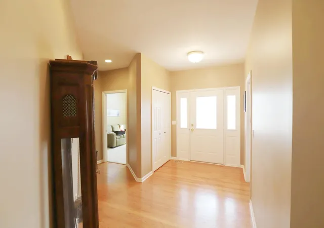 Photo 3 of Condo for sale at 1512 Rio Grande Ct, Flint, MI 48532 | MLS# 5050218336 | Listing updated on 2026-09-11