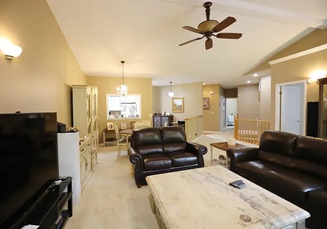 Listing Photo 5 - Condo for sale in building located at 1512 Rio Grande Ct, Flint, MI 48532