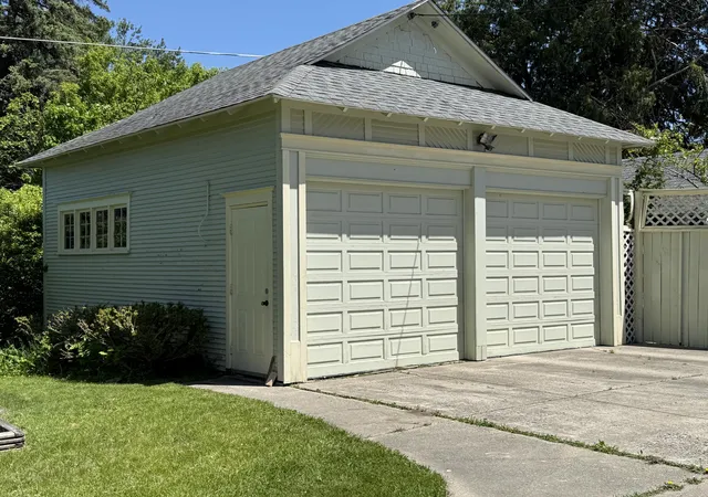 2nd image of 430 W Upton Ave, Reed City, MI 49677 | MLS# 72026042310