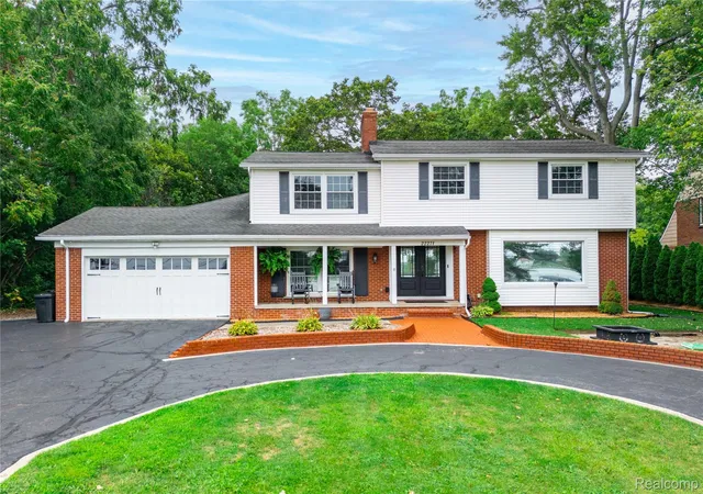 Photo 1 of Single family home for sale at 22271 W River Rd, Grosse Ile, MI 48138 | MLS# 20261064114 | Listing updated on 2026-10-06