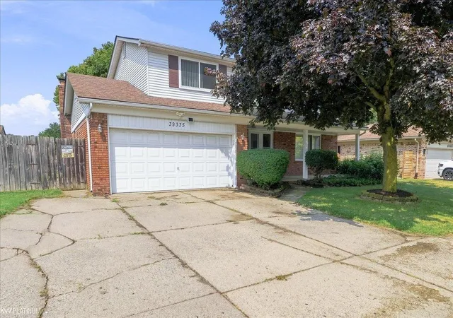 Photo 2 of Single family home for sale at 39335 Waldorf Dr, Clinton Township, MI 48038 | MLS# 58050218343 | Listing updated on 2026-10-15