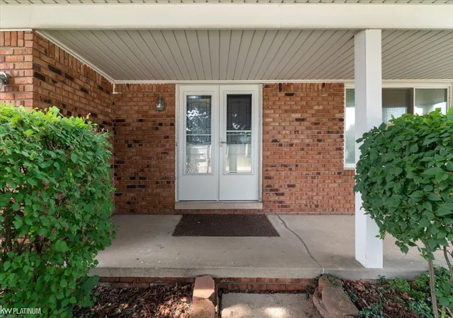 Photo 3 of Single family home for sale at 39335 Waldorf Dr, Clinton Township, MI 48038 | MLS# 58050218343 | Listing updated on 2026-10-15