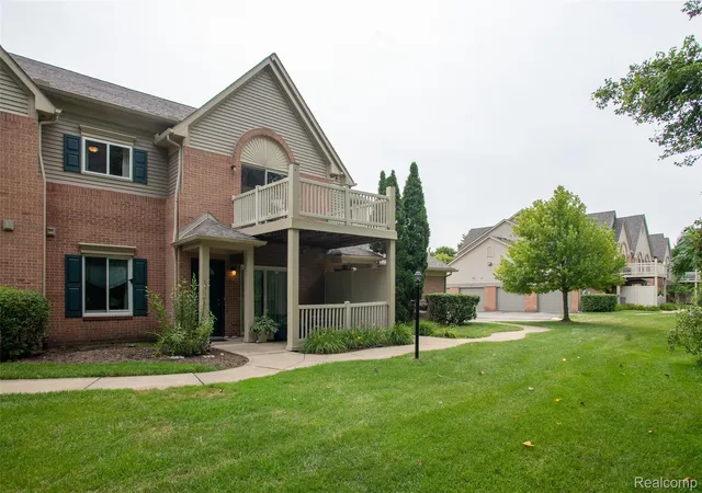 Listing Photo 3 - Condo for sale in building located at 361 Marigold Cir, Westland, MI 48185