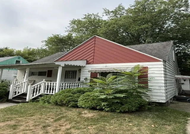 Photo 2 of Single family home for sale at 1707 Greenbrook Ln, Flint, MI 48507 | MLS# 81026042320 | Listing updated on 2026-09-09
