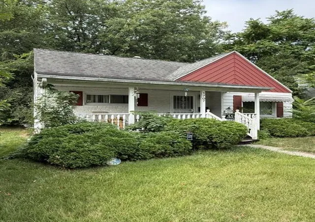 Photo 3 of Single family home for sale at 1707 Greenbrook Ln, Flint, MI 48507 | MLS# 81026042320 | Listing updated on 2026-09-09