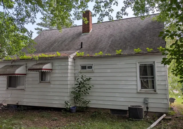 Photo 4 of Single family home for sale at 1707 Greenbrook Ln, Flint, MI 48507 | MLS# 81026042320 | Listing updated on 2026-09-09
