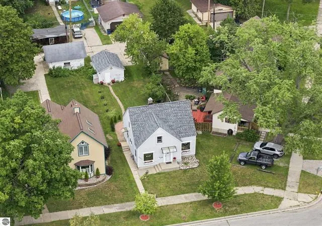 2nd image of 521 E Chapin St, Cadillac, MI 49601 | MLS# 72026042324