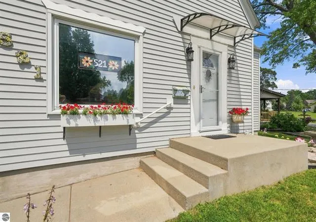 Photo 4 of Single family home for sale at 521 E Chapin St, Cadillac, MI 49601 | MLS# 72026042324 | Listing updated on 2026-09-09