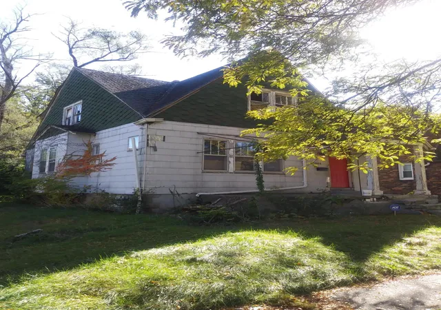 1st image of 15516 Stansbury Ave, Detroit, MI 48227 | MLS# 81026042319