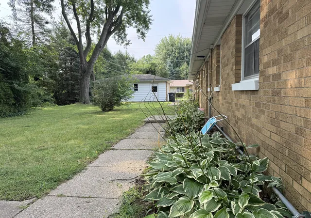 Photo 3 of Multi family home for sale at 157 Elvern Dr, Coloma, MI 49038 | MLS# 69026042326 | Listing updated on 2026-09-15
