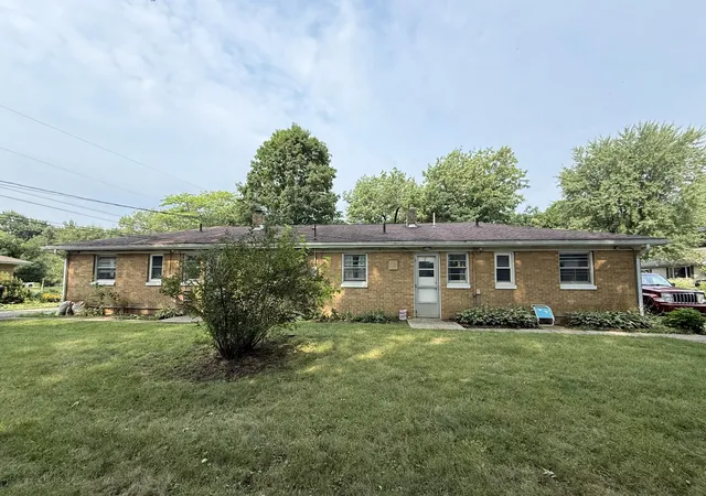 Listing Photo 4 - Condo for sale in building located at 157 Elvern Dr, Coloma, MI 49038