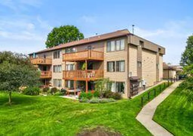 2nd image of 2929 Byron Center Ave Sw #F, Wyoming, MI 49519 | MLS# 65026042325