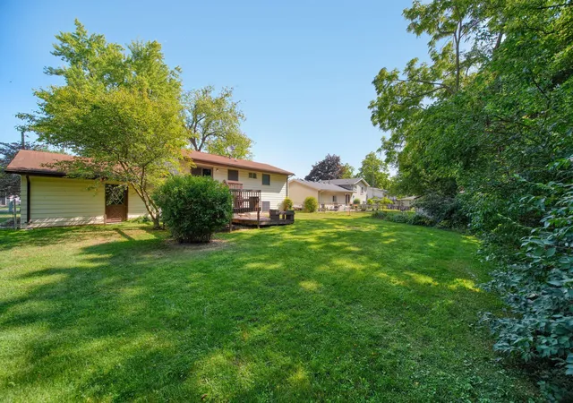 Photo 3 of Single family home for sale at 326 E Franklin St, Clinton, MI 49236 | MLS# 81026042329 | Listing updated on 2026-10-12