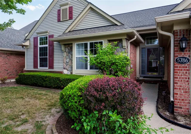 Photo 4 of Condo for sale at 5786 Ortman Dr, Sterling Heights, MI 48314 | MLS# 20261064126 | Listing updated on 2026-09-01