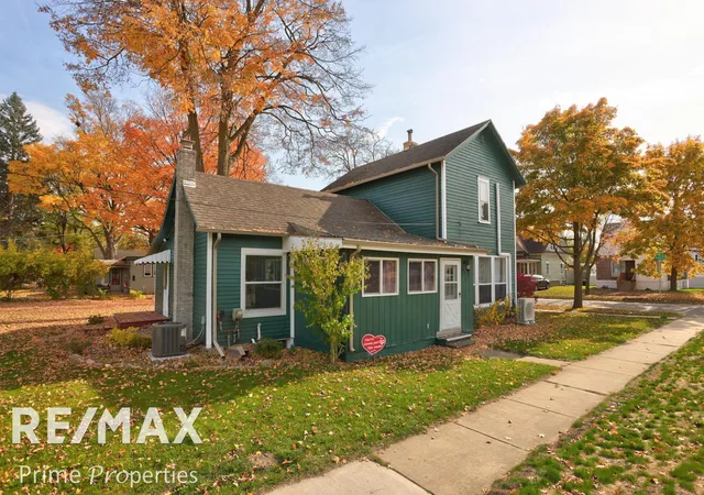 Single family home for sale at 201 S Almer St, Caro, MI 48723 | MLS# 5050218347