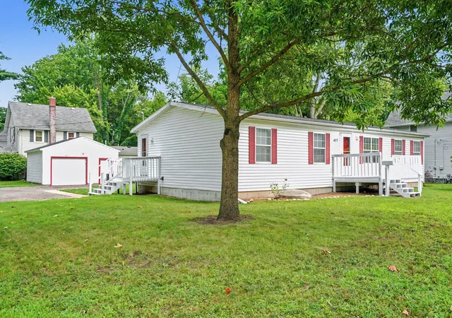 Photo 1 of Sale Pending at 427 E Division St, Dowagiac City Cass, MI 49047 | MLS# 69026042334 | Listing updated on 2026-09-09