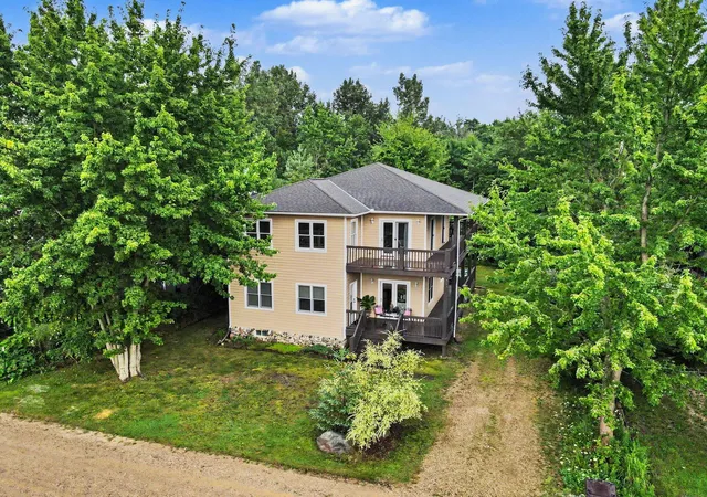 Photo 3 of Single family home for sale at 7264 B St, South Haven, MI 49090 | MLS# 69026042335 | Listing updated on 2026-09-17