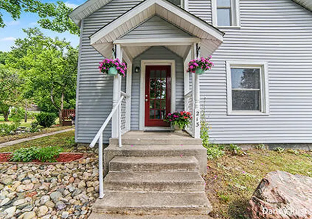 Photo 4 of Single family home for sale at 213 E 2nd Street, Scottville, MI 49454 | MLS# 71026042341 | Listing updated on 2026-10-09