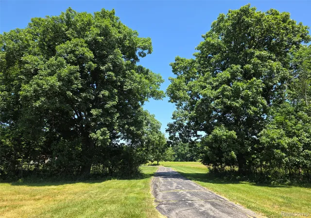 Photo 3 of Single family home for sale at 3581 N Burkhart Rd, Howell, MI 48855 | MLS# 20261064148 | Listing updated on 2026-10-01