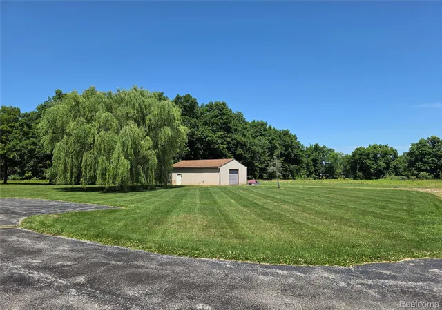 Photo 4 of Single family home for sale at 3581 N Burkhart Rd, Howell, MI 48855 | MLS# 20261064148 | Listing updated on 2026-10-01