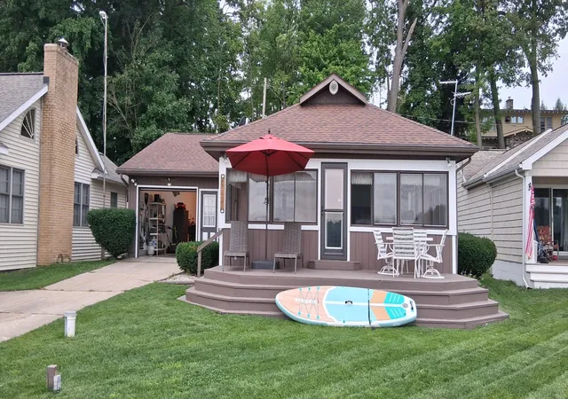 1st image of 67479 Territorial Rd, Lawrence, MI 49064 | MLS# 66026042347