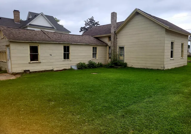 Photo 4 of Single family home for sale at 204 W Delaware St, Decatur, MI 49045 | MLS# 69026042352 | Listing updated on 2026-09-01