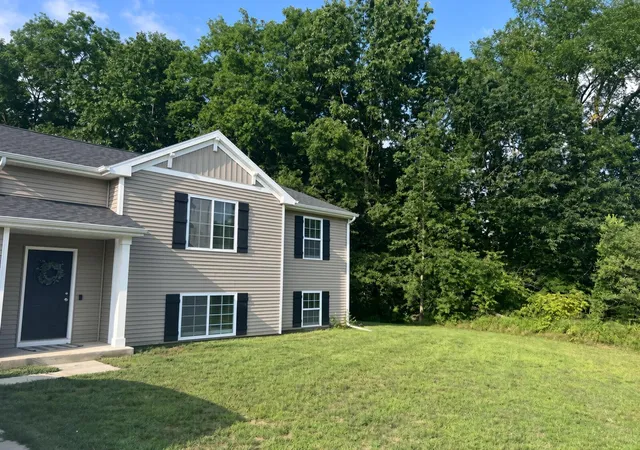 Photo 2 of Single family home for sale at 1493 Drew Dr, Niles, MI 49120 | MLS# 69026042350 | Listing updated on 2026-09-13