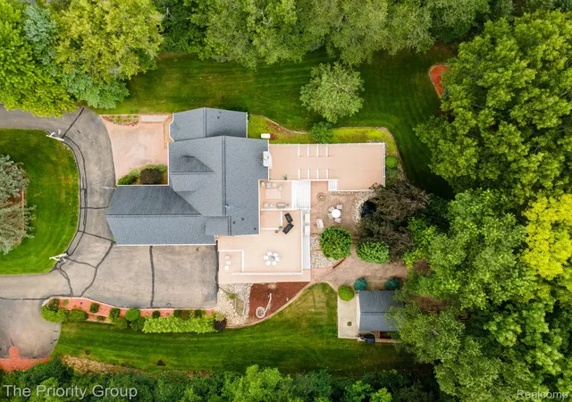 3rd image of 1761 Twin Lakes Blvd E, Oxford, MI 48371 | MLS# 20261064161