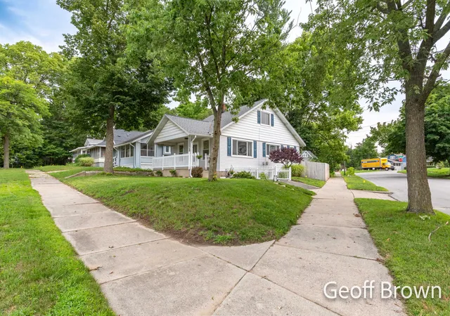 Photo 1 of Sale Pending at 481 Graceland St Ne, Grand Rapids, MI 49505 | MLS# 65026042353 | Listing updated on 2026-08-30