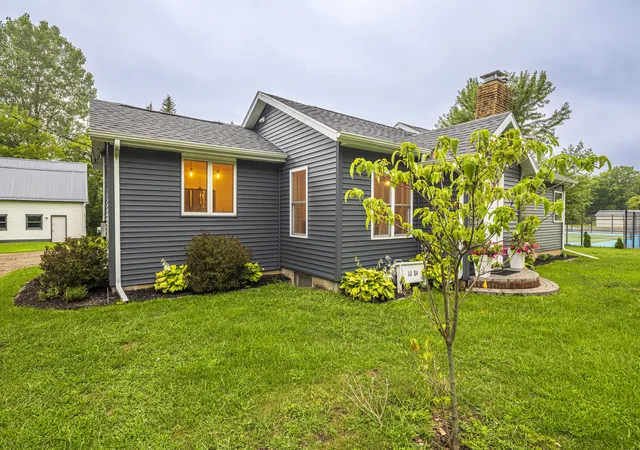 Photo 3 of Single family home for sale at 10084 Gast Rd, Bridgman, MI 49106 | MLS# 69026042363 | Listing updated on 2026-09-22