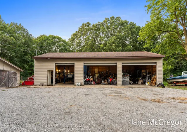 Photo 4 of Single family home for sale at 13727 Cleveland St, Nunica, MI 49448 | MLS# 71026042371 | Listing updated on 2026-09-04