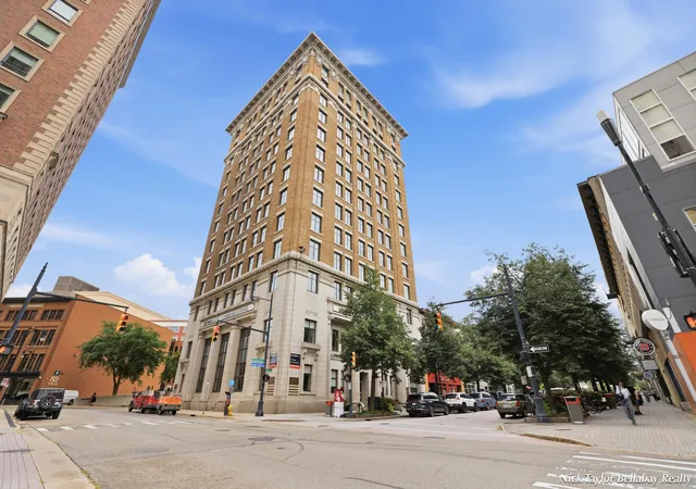 Listing Photo 1 - Condo for sale in building located at 60 Monroe Ctr St Nw, Kent, MI 49503 - Unit #7C