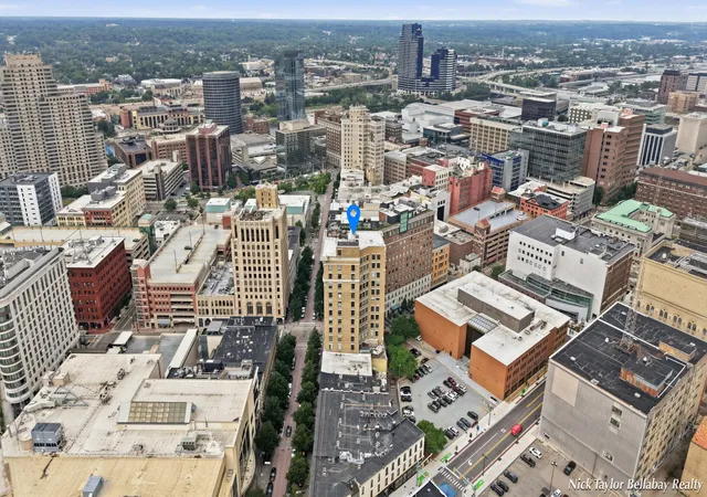 Listing Photo 5 - Condo for sale in building located at 60 Monroe Ctr St Nw, Kent, MI 49503 - Unit #7C