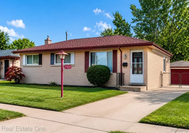 Photo 1 of Single family home for sale at 27820 Belanger St, Roseville, MI 48066 | MLS# 20261064180 | Listing updated on 2026-08-15