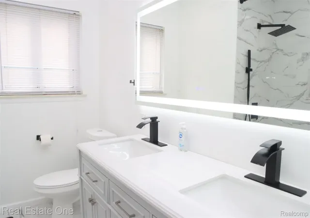 Photo 4 of Single family home for sale at 27820 Belanger St, Roseville, MI 48066 | MLS# 20261064180 | Listing updated on 2026-08-15