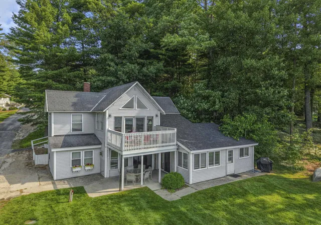 Photo 3 of Single family home for sale at 9321 N Long Lake Rd, Traverse City, MI 49685 | MLS# 78080072273 | Listing updated on 2026-09-02